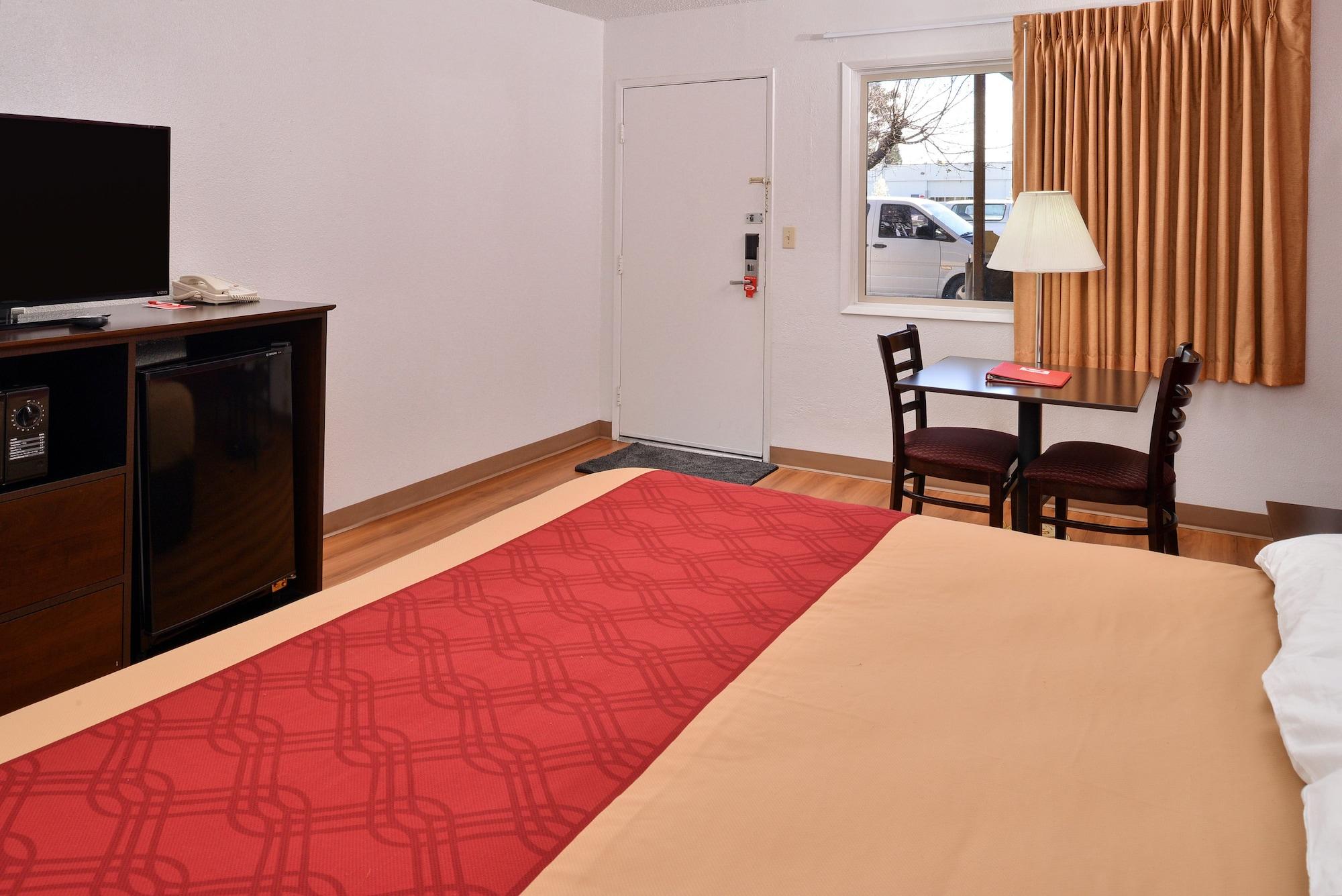 Bend Inn & Suites Экстерьер фото