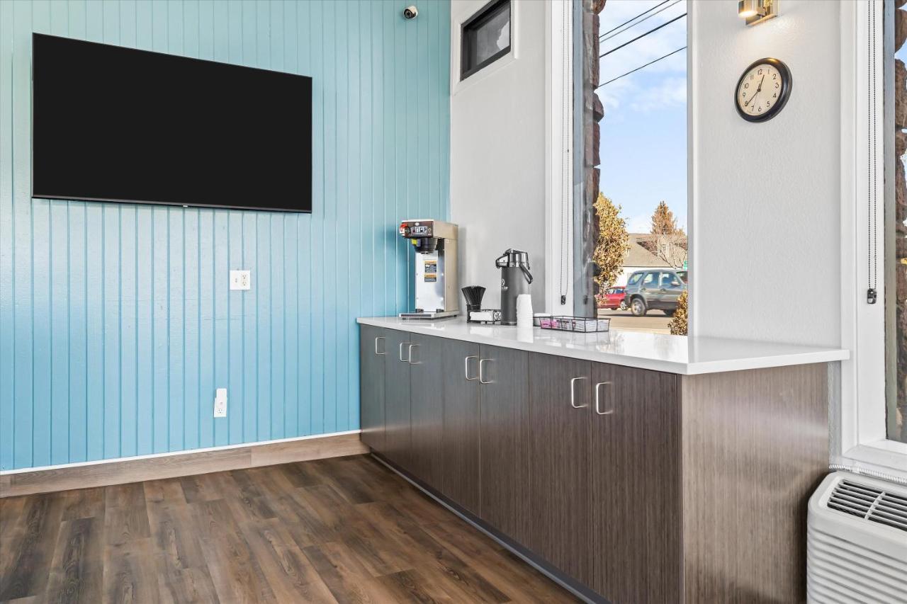Bend Inn & Suites Экстерьер фото