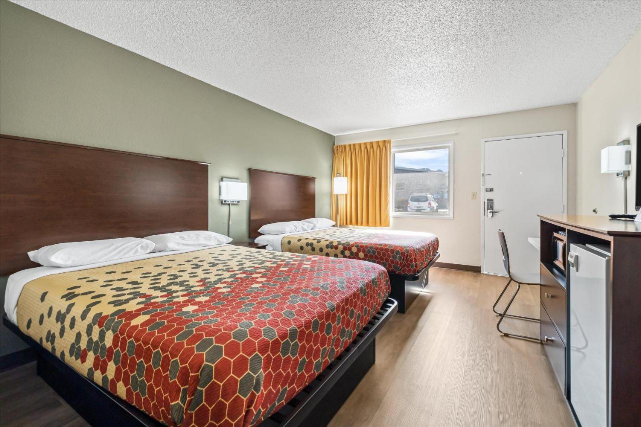 Bend Inn & Suites Экстерьер фото