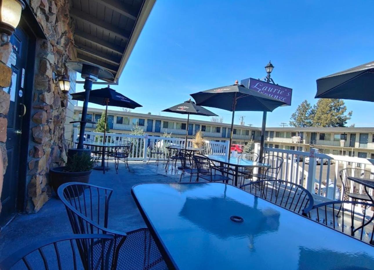 Bend Inn & Suites Экстерьер фото