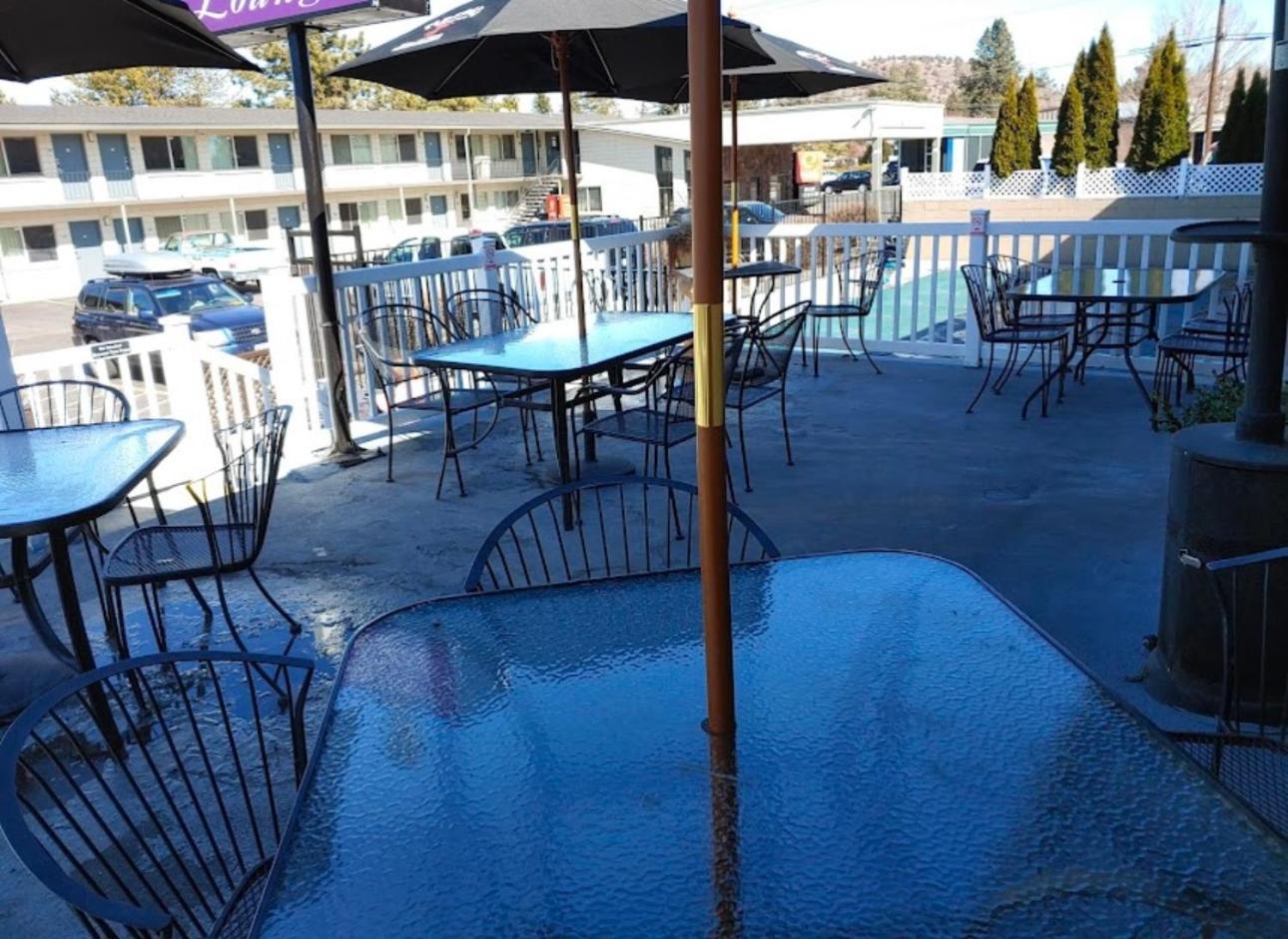 Bend Inn & Suites Экстерьер фото
